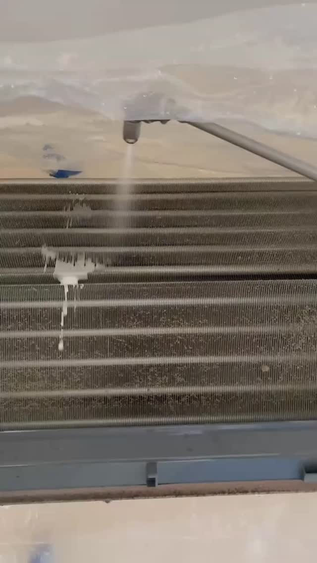 今洗っているのは「熱交換器」ラク❄️